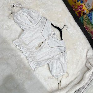 EMBROIDERED CROPPED TOP